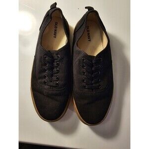 NEW OLD NAVY Sneakers Shoes Youth Boys Size 4 great style works with any outfit